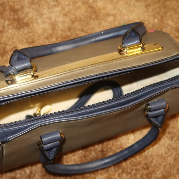 ALDO bag with carry strap - Picture 2 of 4